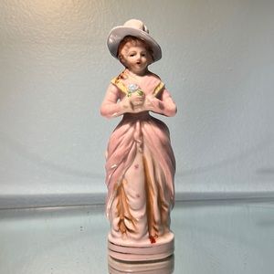 Porcelain figurine - woman in hat